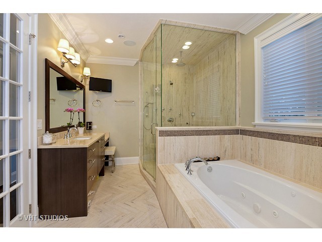 3331 N Leavitt St, Chicago, IL 60618 photo 13