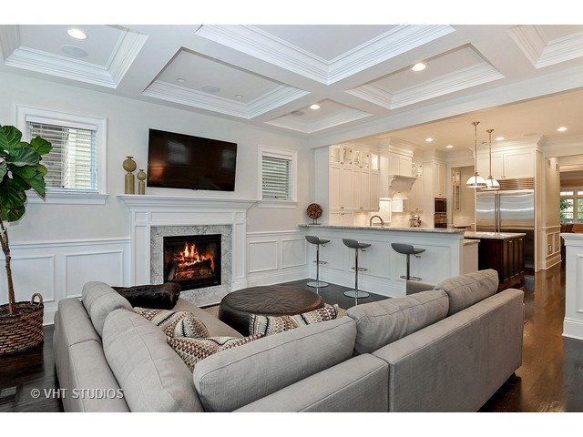 3331 N Leavitt St, Chicago, IL 60618 photo 9