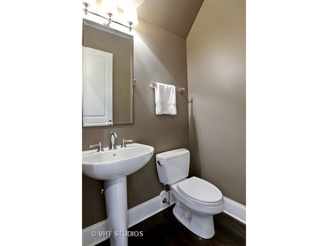 3331 N Leavitt St, Chicago, IL 60618 photo 10