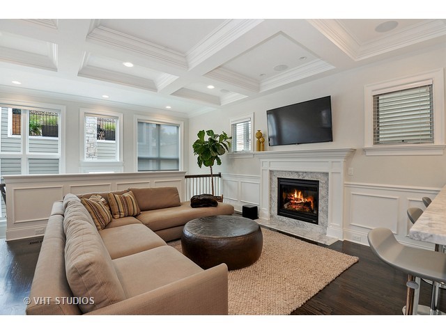 3331 N Leavitt St, Chicago, IL 60618 photo 8