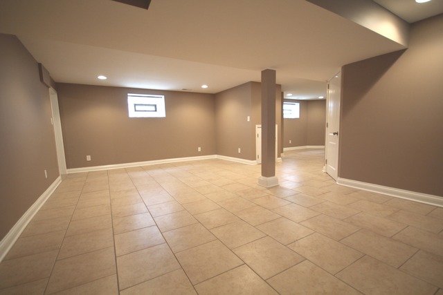 11314 S Lowe Ave, Chicago, IL 60628 photo 21