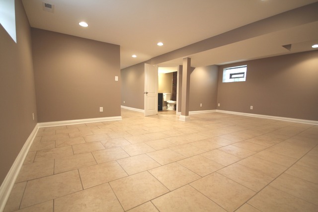 11314 S Lowe Ave, Chicago, IL 60628 photo 22