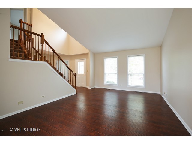 330 Brittany Trl, Elgin, IL 60120 photo 3
