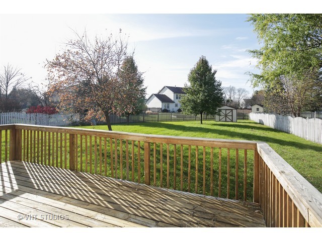 330 Brittany Trl, Elgin, IL 60120 photo 14