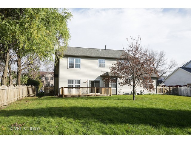 330 Brittany Trl, Elgin, IL 60120 photo 15