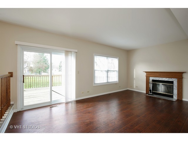 330 Brittany Trl, Elgin, IL 60120 photo 7