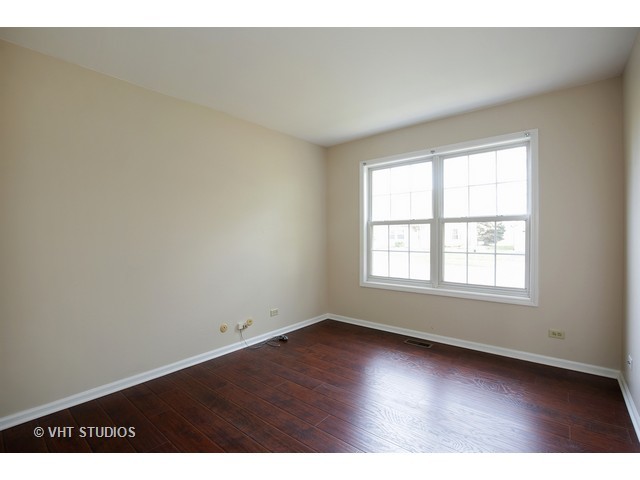 330 Brittany Trl, Elgin, IL 60120 photo 8