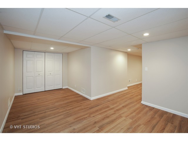 330 Brittany Trl, Elgin, IL 60120 photo 11