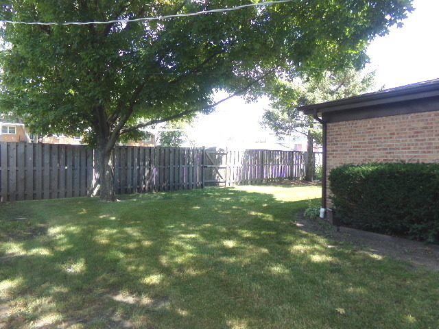 690 Morray Ct, Des Plaines, IL 60018 photo 14