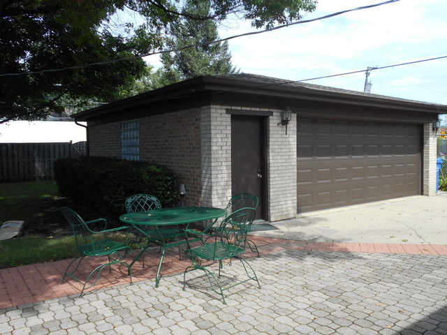 690 Morray Ct, Des Plaines, IL 60018 photo 15