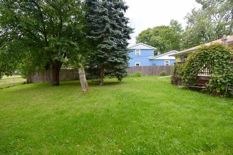 2215 Cedar St, Rolling Meadows, IL 60008 photo 2