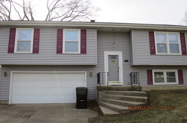 2409 W Fairview Ln, Mchenry, IL 60051 photo 1