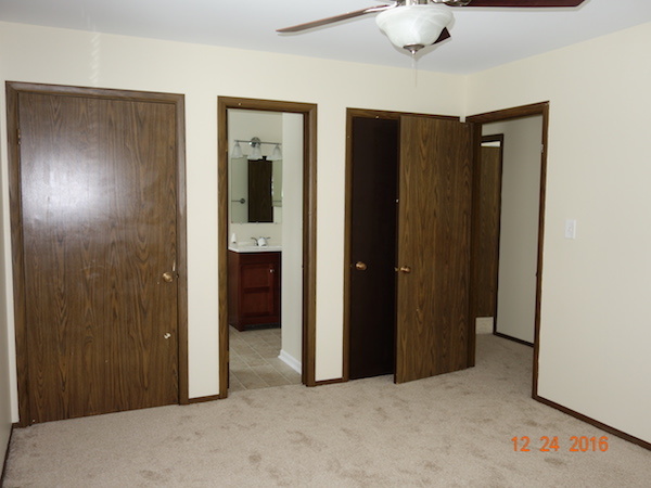 2409 W Fairview Ln, Mchenry, IL 60051 photo 13
