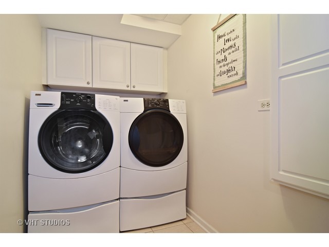 1305 Silver Ct, Bartlett, IL 60103 photo 19