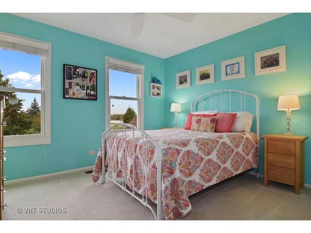 1305 Silver Ct, Bartlett, IL 60103 photo 12