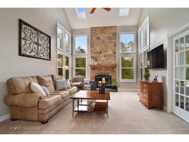 1305 Silver Ct, Bartlett, IL 60103 photo 5