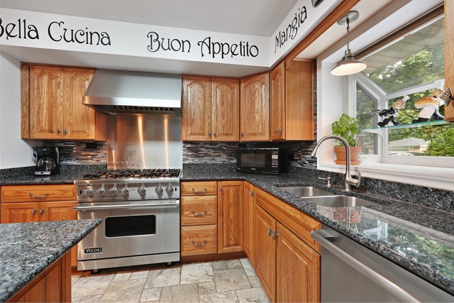 5820 W Maple Ave, Berkeley, IL 60163 photo 13