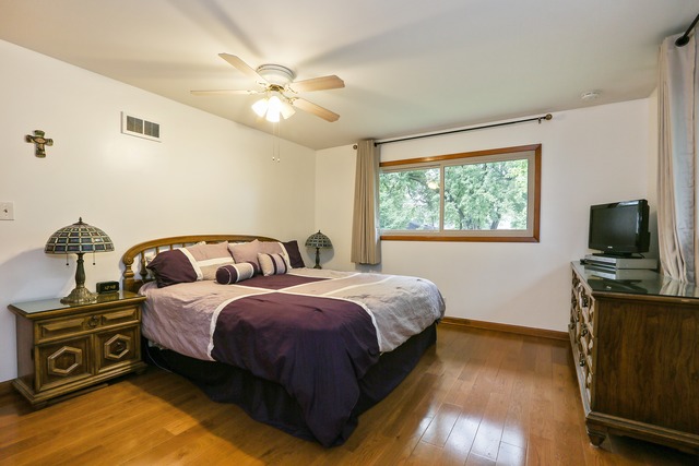 5820 W Maple Ave, Berkeley, IL 60163 photo 9
