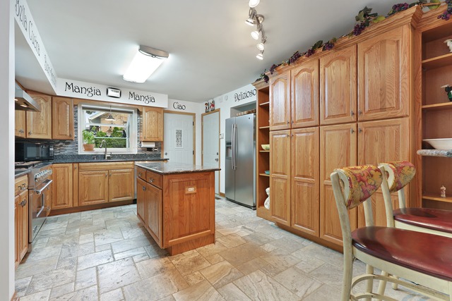 5820 W Maple Ave, Berkeley, IL 60163 photo 5