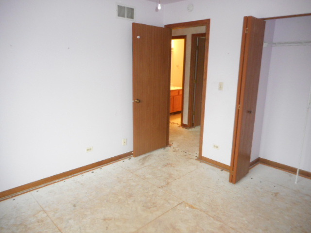 546 Foxford Rd, Bartlett, IL 60103 photo 12