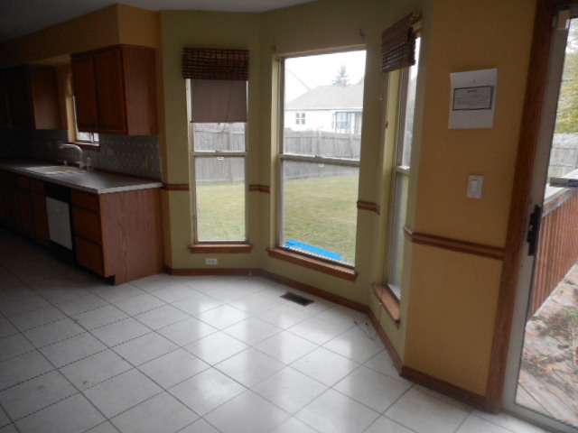 546 Foxford Rd, Bartlett, IL 60103 photo 6