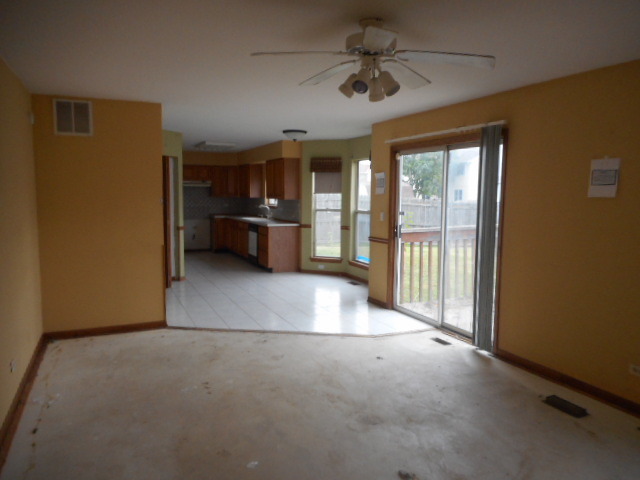 546 Foxford Rd, Bartlett, IL 60103 photo 7