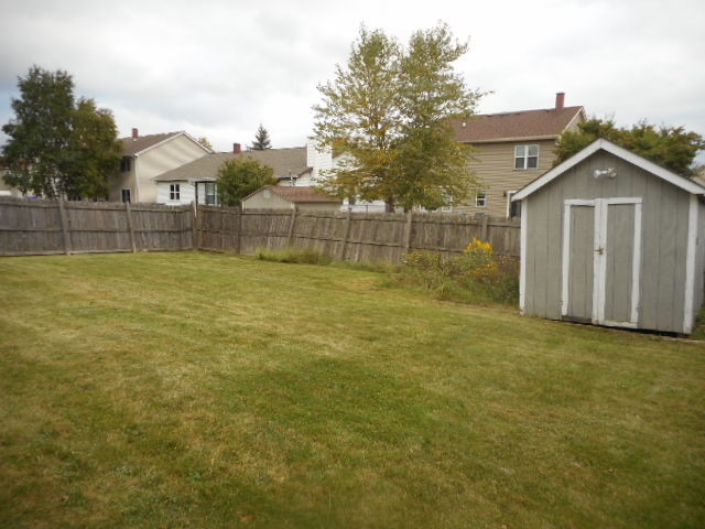 546 Foxford Rd, Bartlett, IL 60103 photo 9