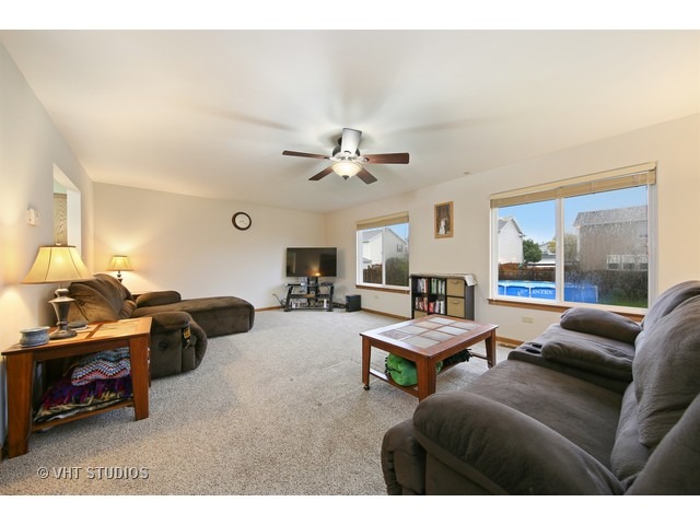1214 Alene Dr, Plainfield, IL 60586 photo 3