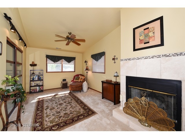 7153 Beloit Ave, Bridgeview, IL 60455 photo 7