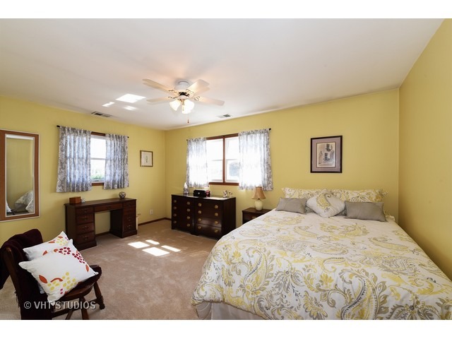 7153 Beloit Ave, Bridgeview, IL 60455 photo 8