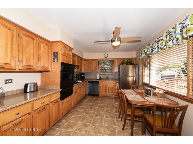 7153 Beloit Ave, Bridgeview, IL 60455 photo 3