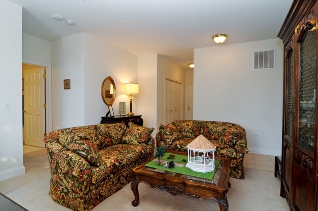 620 Mchenry Rd #408, Wheeling, IL 60090 photo 2
