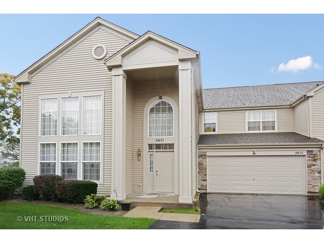 2651 Maple Cir, West Dundee, IL 60118 photo 1