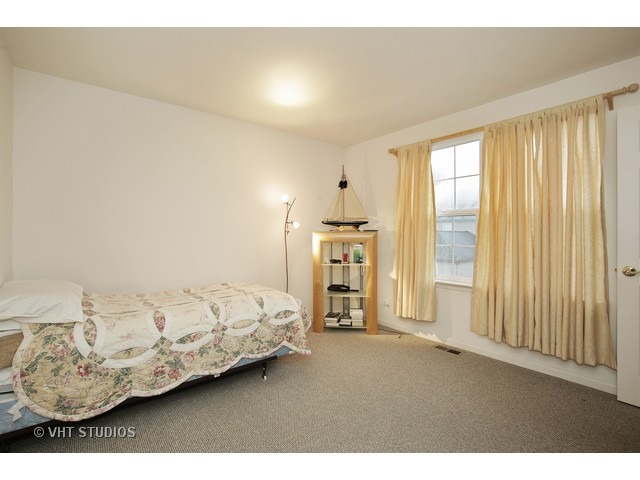 2651 Maple Cir, West Dundee, IL 60118 photo 7
