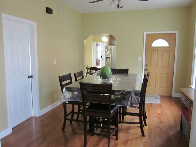 335 Spruce St, Aurora, IL 60506 photo 2