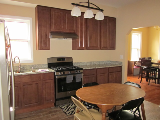 335 Spruce St, Aurora, IL 60506 photo 9