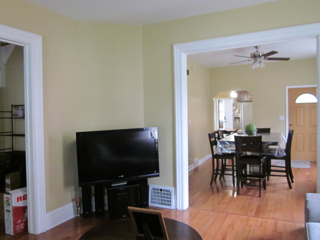 335 Spruce St, Aurora, IL 60506 photo 4