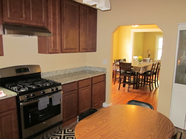 335 Spruce St, Aurora, IL 60506 photo 12