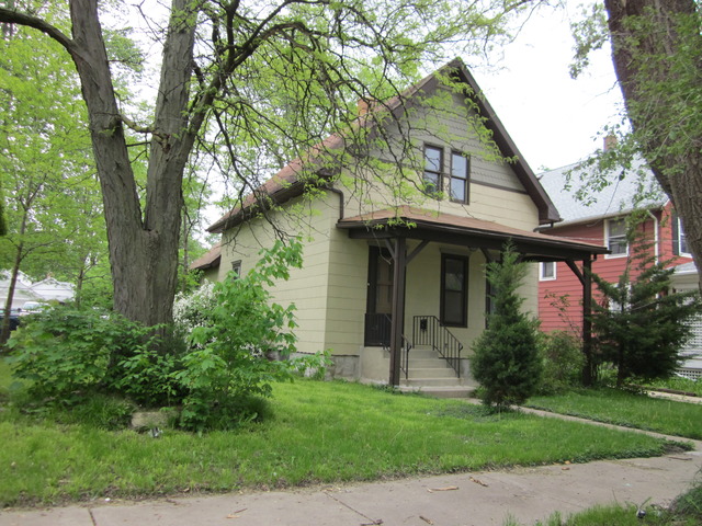 335 Spruce St, Aurora, IL 60506 photo 1