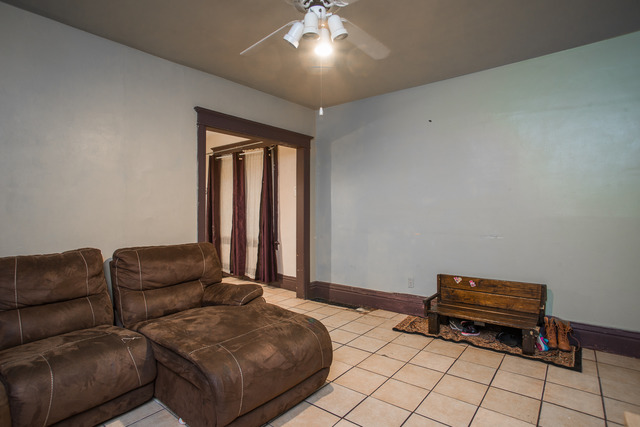 823 Front St, Aurora, IL 60505 photo 9