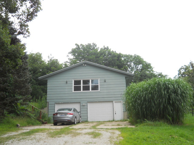 628 E Lincolnway, Morrison, IL 61270 photo 2