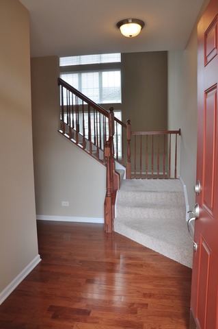 2379 Georgetown Cir, Aurora, IL 60503 photo 3