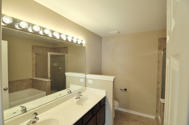 2379 Georgetown Cir, Aurora, IL 60503 photo 11