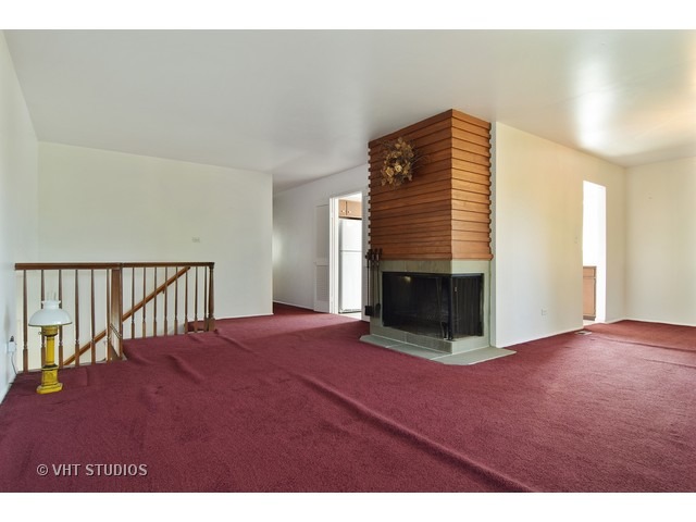 1368 Blair Ln, Hoffman Estates, IL 60169 photo 2