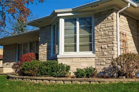 905 Brook St, Elgin, IL 60120 photo 2