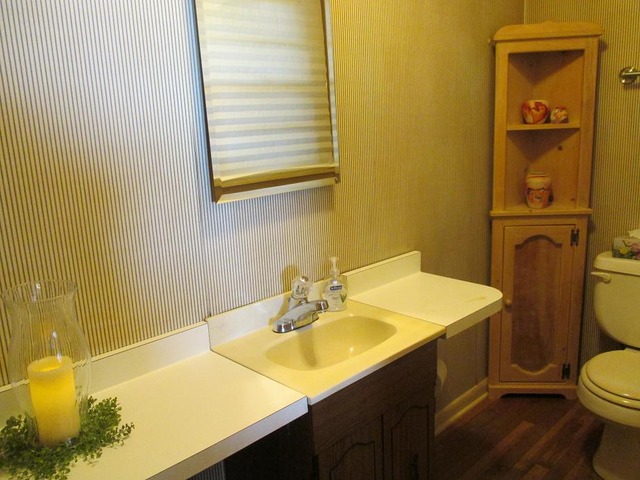 448 Hubbard Ave, Elgin, IL 60123 photo 11