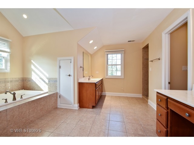 8600 Laporte Ave, Burbank, IL 60459 photo 10