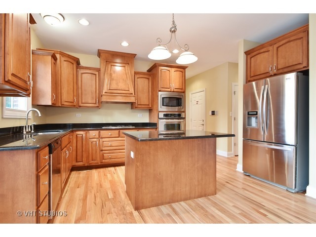 8600 Laporte Ave, Burbank, IL 60459 photo 4