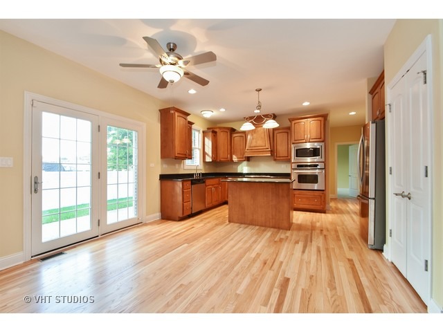 8600 Laporte Ave, Burbank, IL 60459 photo 5