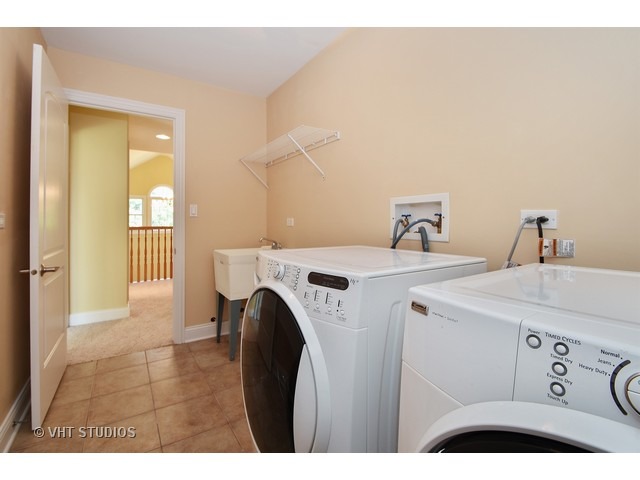 8600 Laporte Ave, Burbank, IL 60459 photo 14